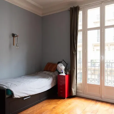 Spacious In A Luxury Building * París