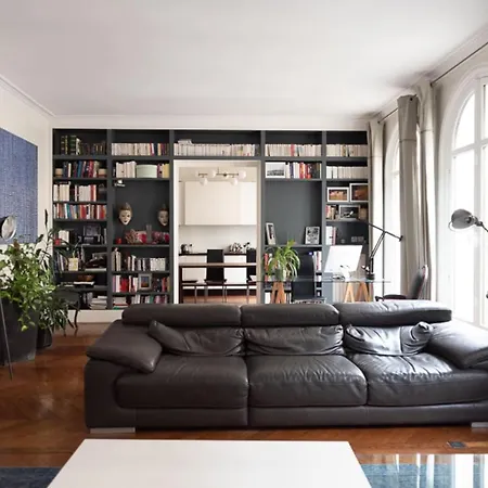 Spacious In A Luxury Building Daire *