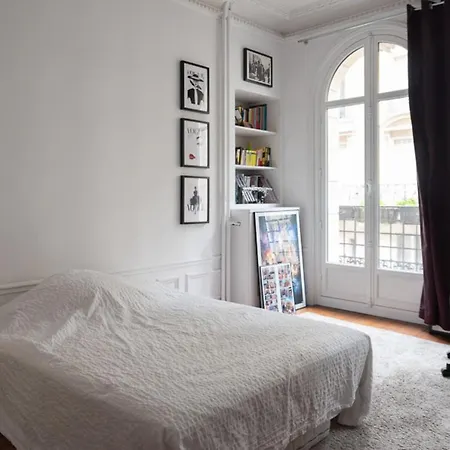 Spacious In A Luxury Building