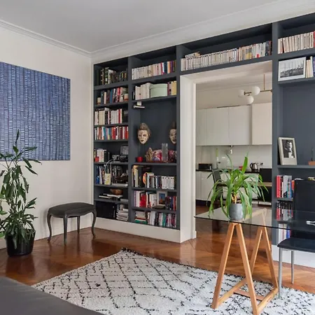 Spacious In A Luxury Building Daire *