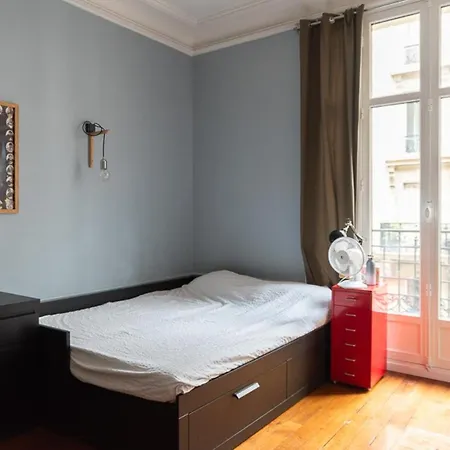 Spacious In A Luxury Building Daire